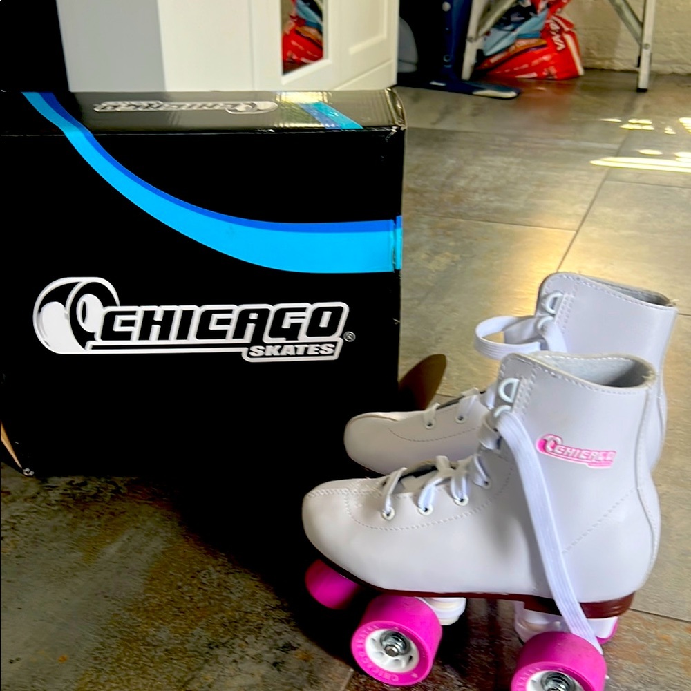 Chicago Skates Girls Classic White Roller Skates with Pink Wheels